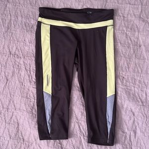 champion dark grey capri leggings with lime green & light grey lining